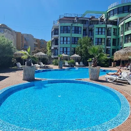 Laguna Beach رافدا