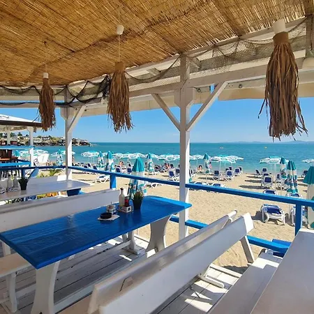 Laguna Beach رافدا