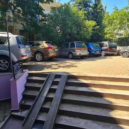 Laguna Beach رافدا